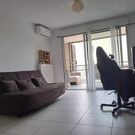 T2 Avec Terrasse, 5 Min De La Apartment Frejus
